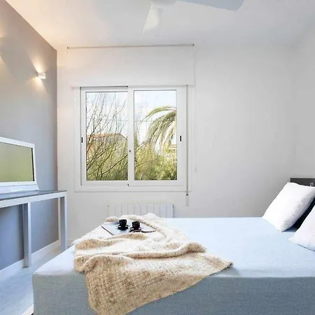 Blancsubur Soleado Y Moderno Apartamento